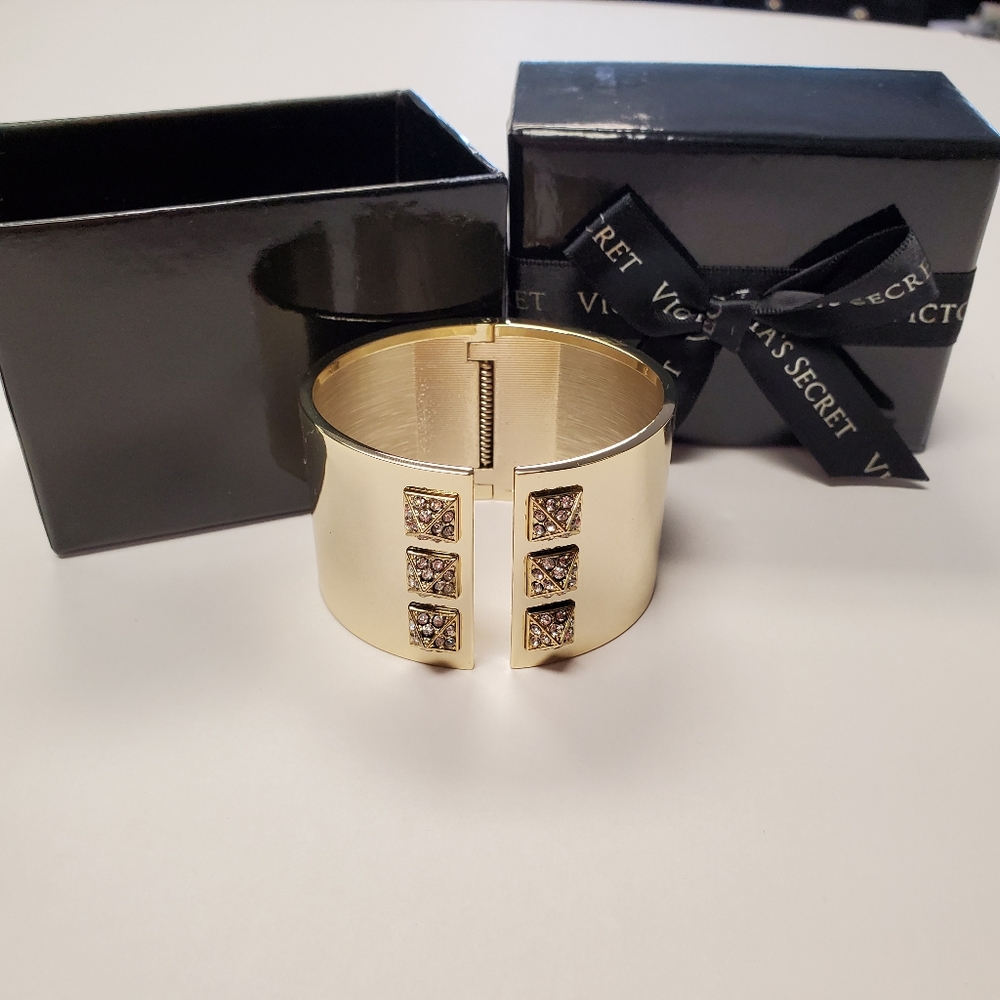 NIB Victoria's Secret Hinged Cuff Bracelet - Picture 2 of 3